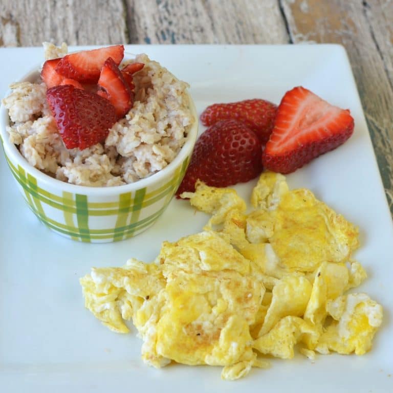 Eggs and oats breakfast